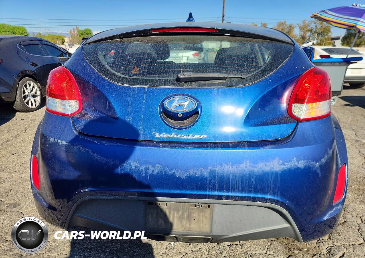 2016 Hyundai Veloster Base VIN:KMHTC6AD2GU275263 - 6