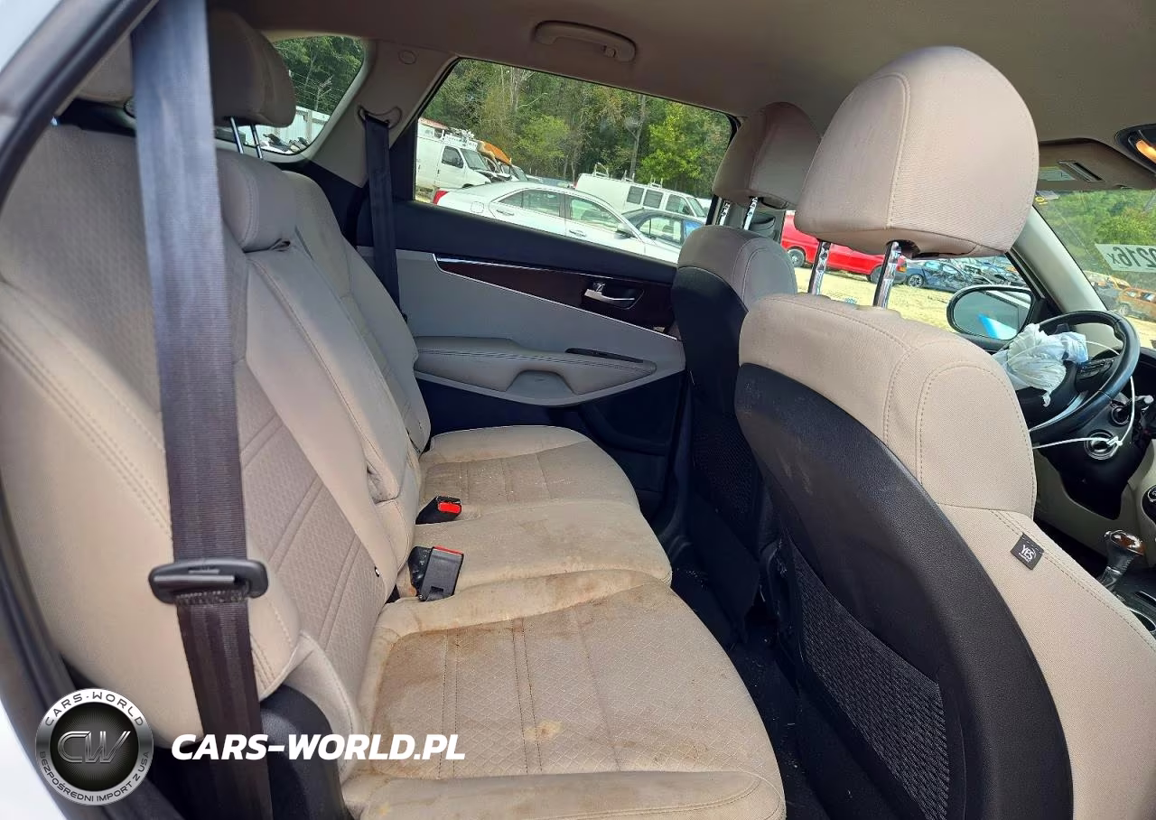 2018 Kia Sorento Lx VIN:5XYPGDA35JG426482 - 11