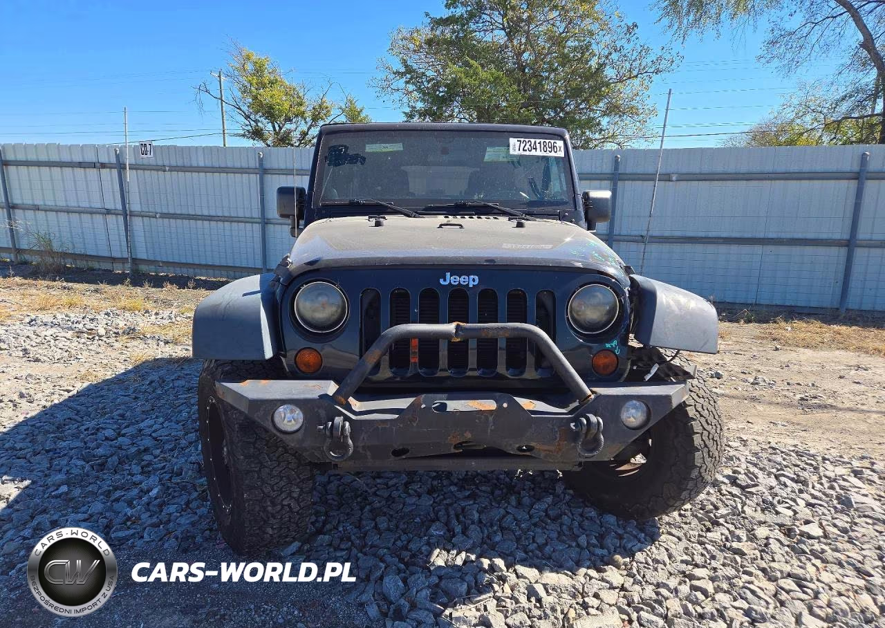 2012 Jeep Wrangler Unlimited Sport VIN:1C4BJWDG9CL281654 - 5