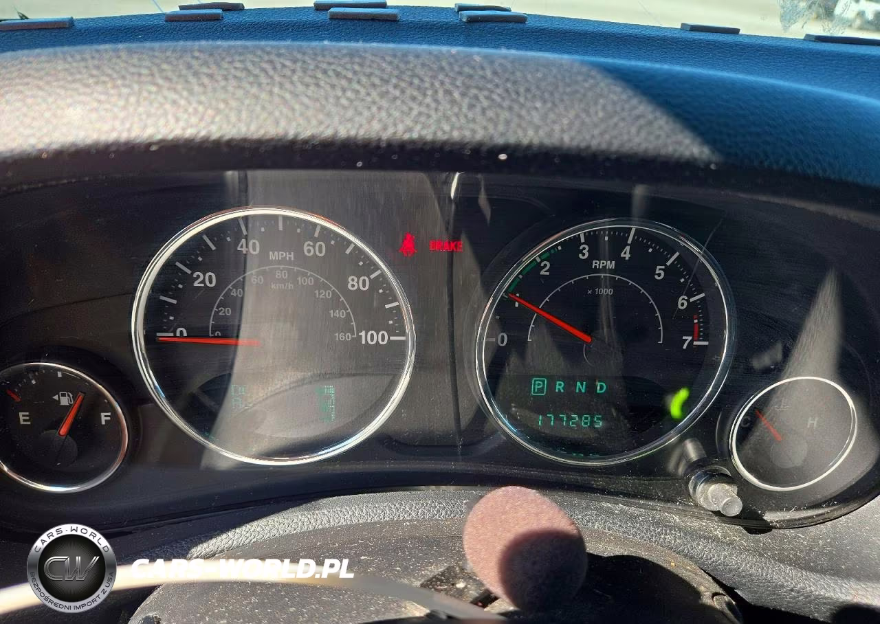 2012 Jeep Wrangler Unlimited Sport VIN:1C4BJWDG9CL281654 - 9