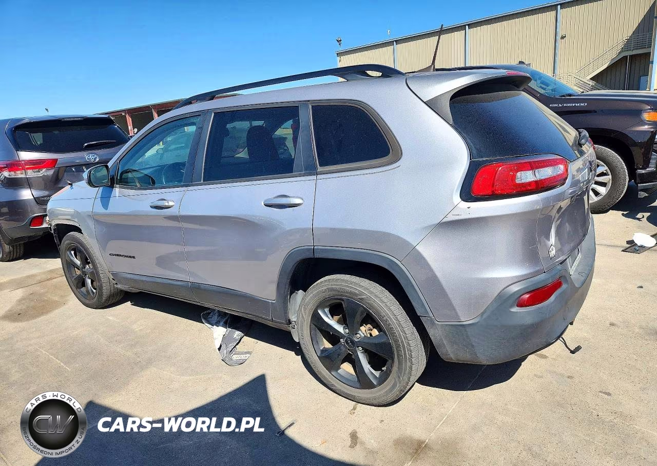 2018 Jeep Cherokee Latitude VIN:1C4PJLCB3JD510038 - 2