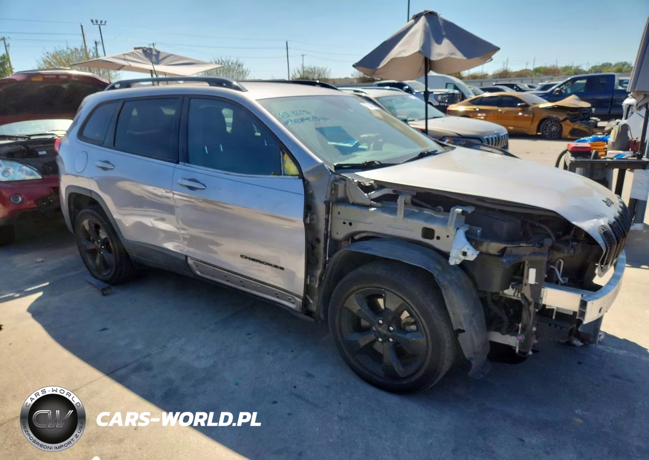 2018 Jeep Cherokee Latitude VIN:1C4PJLCB3JD510038 - 4