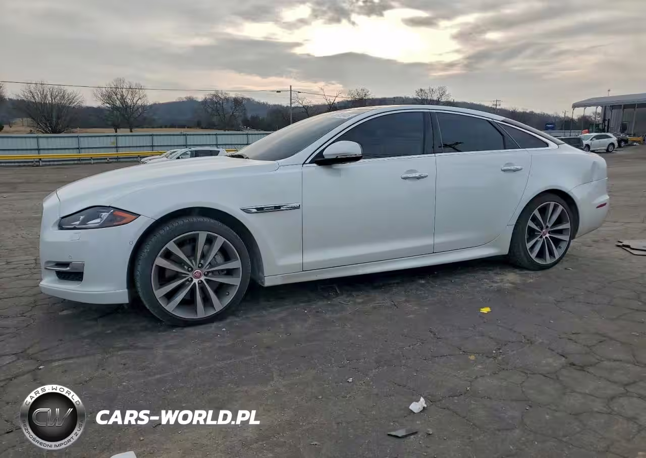 2019 JAGUAR XJ R - SPORT