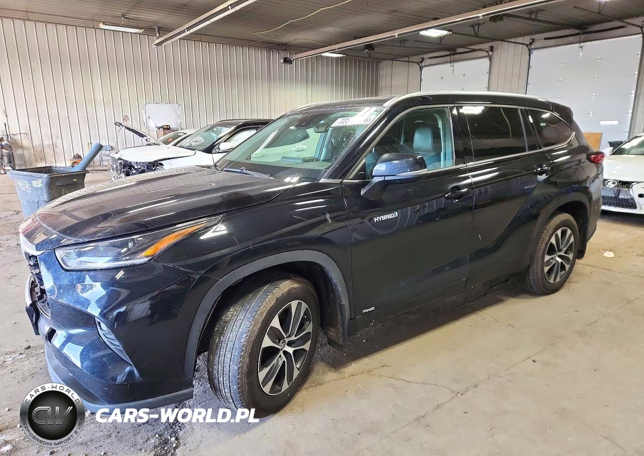 2021 Toyota Highlander Hybrid Xle