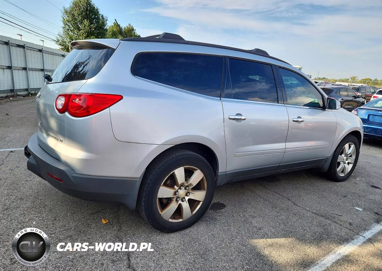2012 Chevrolet Traverse Lt VIN:1GNKRGED6CJ375674 - 3