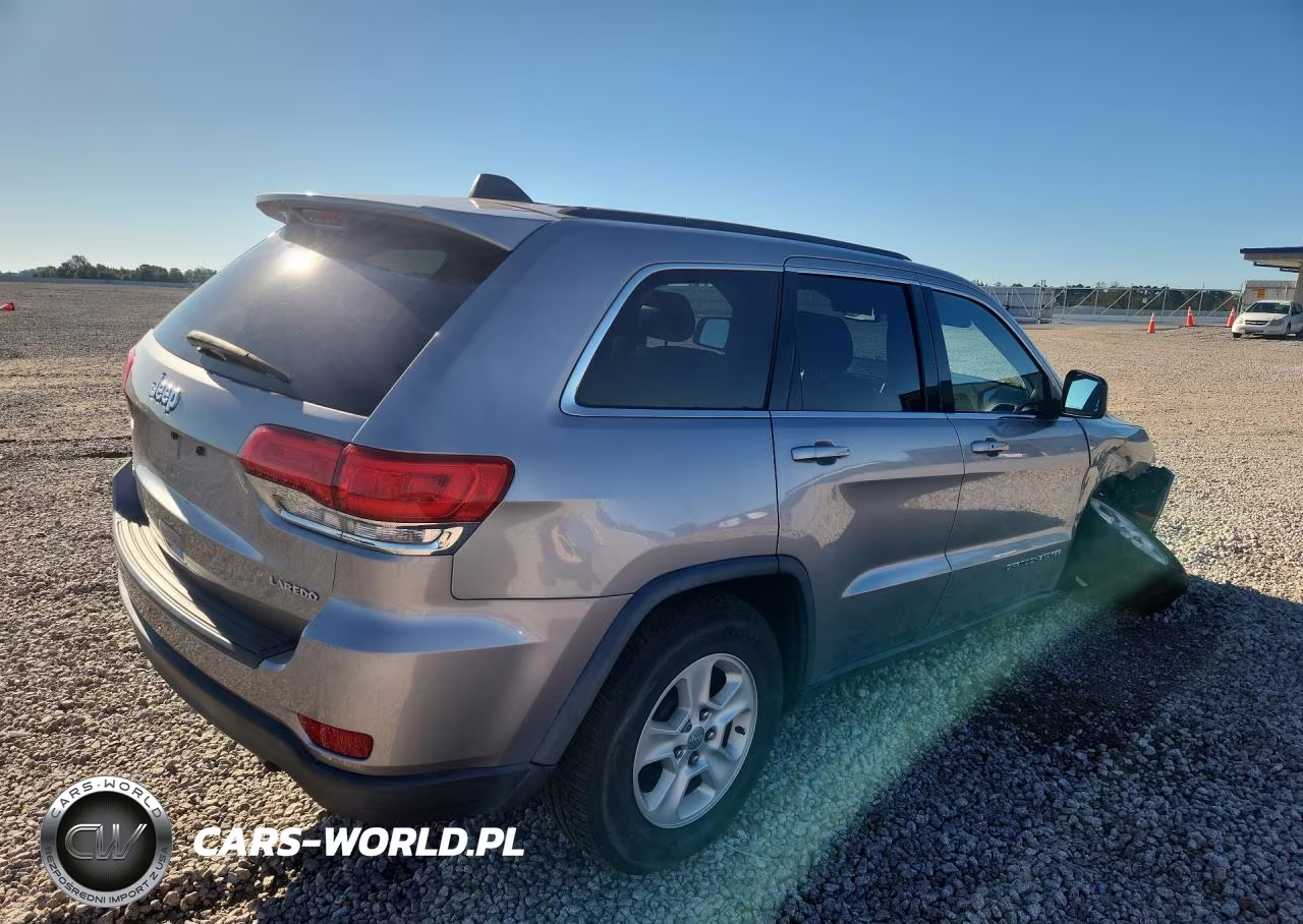 2016 Jeep Grand Cherokee Laredo VIN:1C4RJFAG7GC379929 - 3