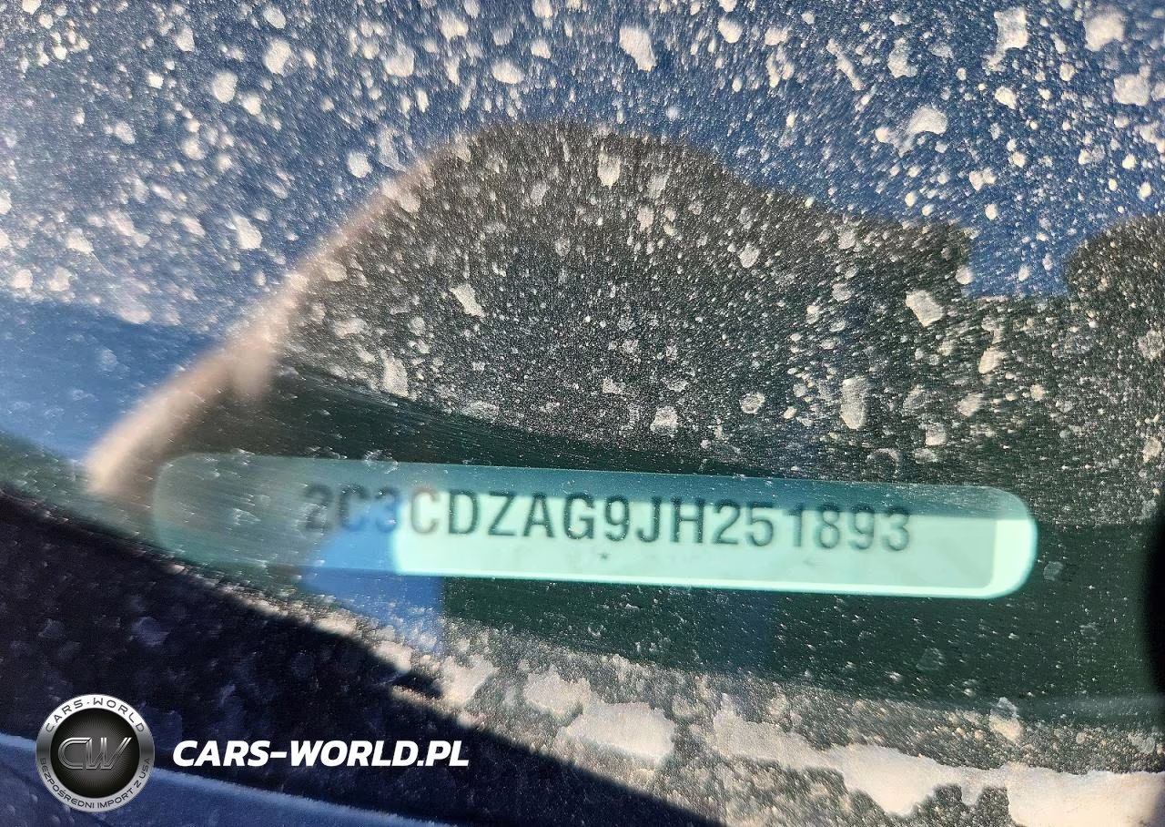 2018 Dodge Challenger Sxt VIN:2C3CDZAG9JH251893 - 12