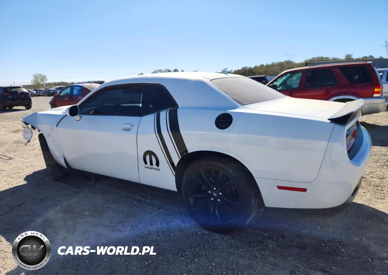2018 Dodge Challenger Sxt VIN:2C3CDZAG9JH251893 - 2