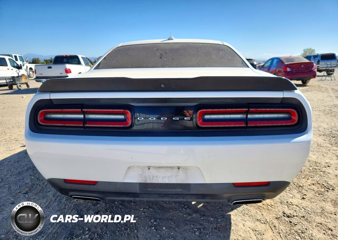 2018 Dodge Challenger Sxt VIN:2C3CDZAG9JH251893 - 6