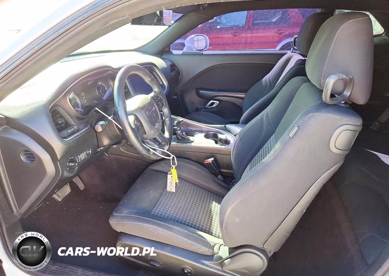 2018 Dodge Challenger Sxt VIN:2C3CDZAG9JH251893 - 7