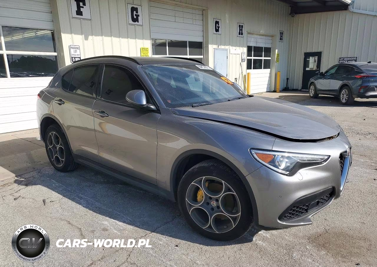 2018 Alfa Romeo Stelvio Ti Sport VIN:ZASFAKNN1J7B97946 - 4