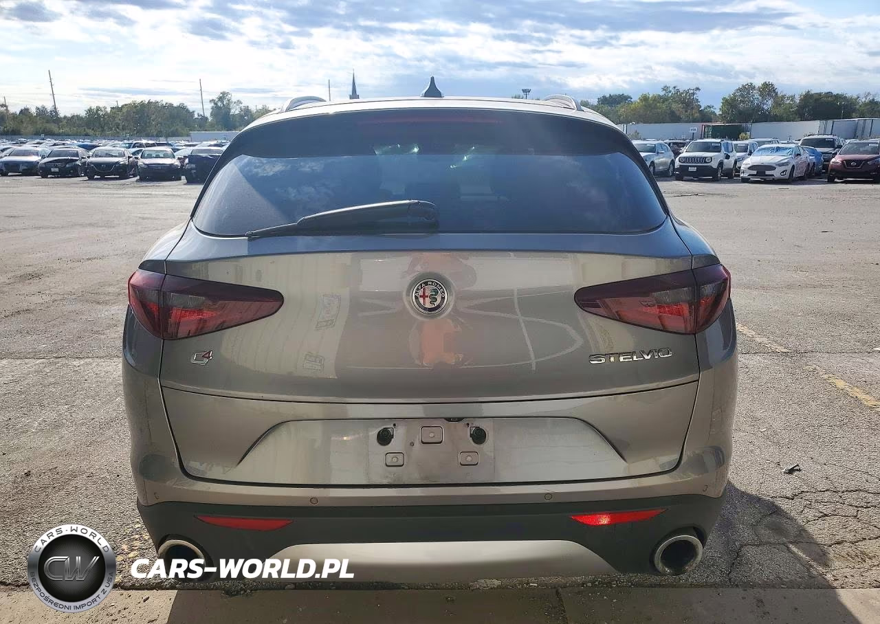 2018 Alfa Romeo Stelvio Ti Sport VIN:ZASFAKNN1J7B97946 - 6