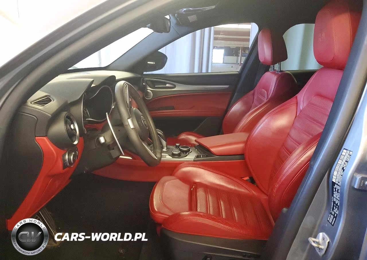 2018 Alfa Romeo Stelvio Ti Sport VIN:ZASFAKNN1J7B97946 - 7