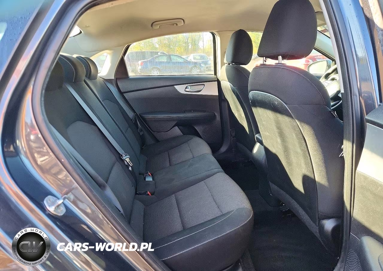 2023 Kia Forte Lxs VIN:3KPF24AD4PE579007 - 10