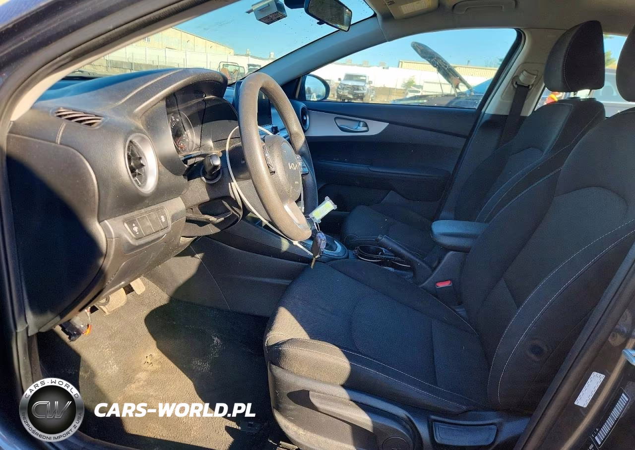 2023 Kia Forte Lxs VIN:3KPF24AD4PE579007 - 7
