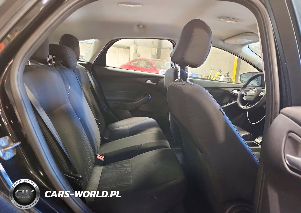 2015 Ford Focus Se VIN:1FADP3K21FL301158 - 11