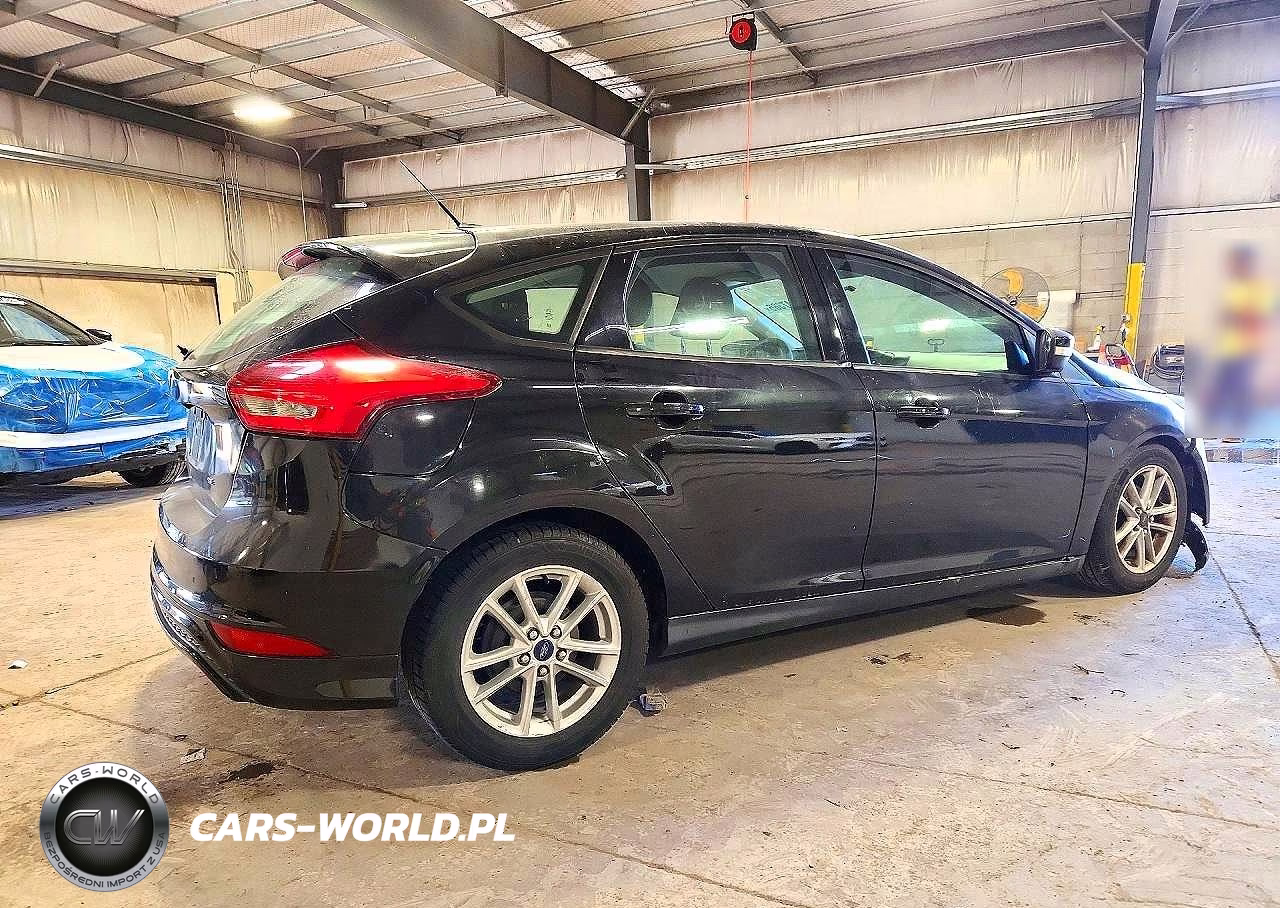2015 Ford Focus Se VIN:1FADP3K21FL301158 - 3