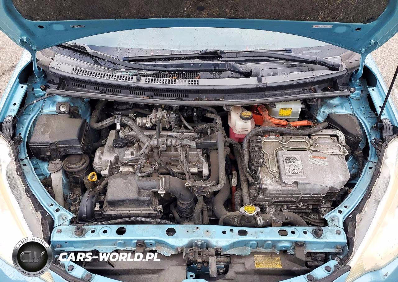 2012 Toyota Prius C Two VIN:JTDKDTB37C1023408 - 11