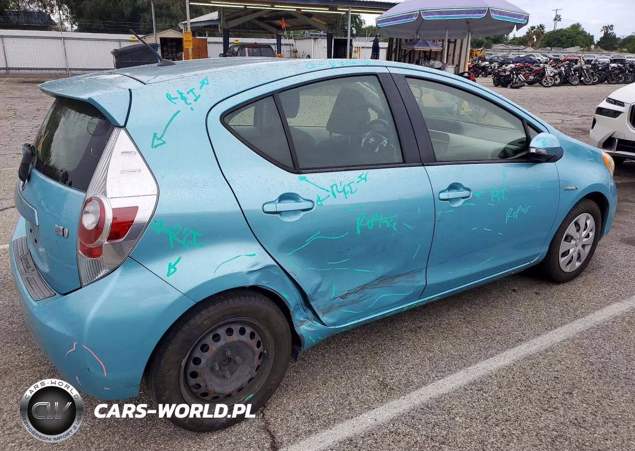 2012 Toyota Prius C Two VIN:JTDKDTB37C1023408 - 3