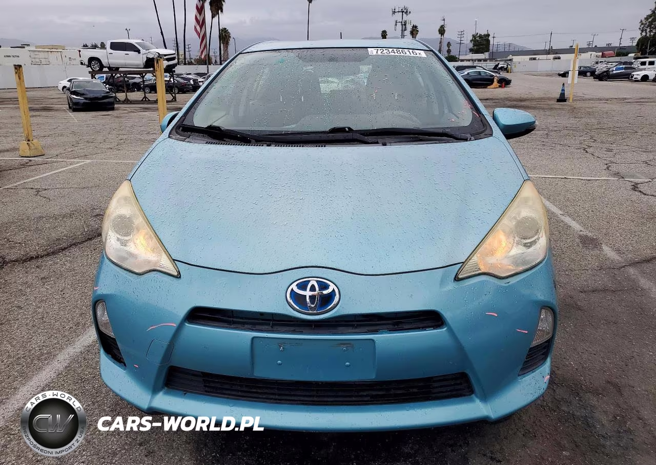 2012 Toyota Prius C Two VIN:JTDKDTB37C1023408 - 5