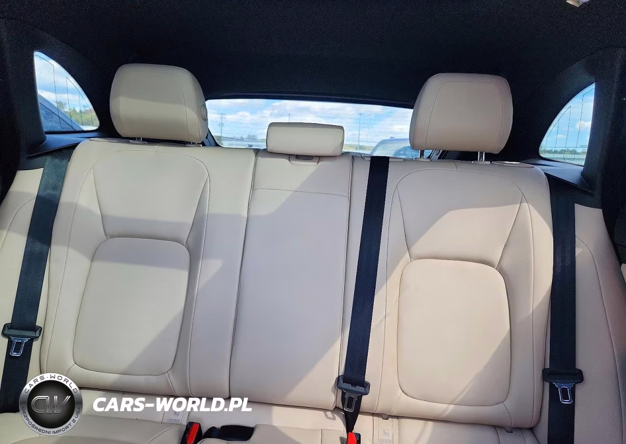 2019 Jaguar F-Pace Premium VIN:SADCJ2FN4KA395519 - 10
