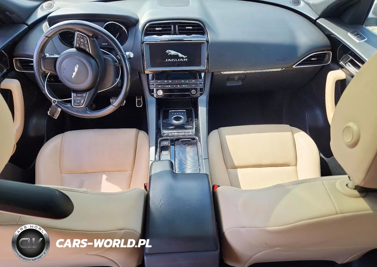 2019 Jaguar F-Pace Premium VIN:SADCJ2FN4KA395519 - 8