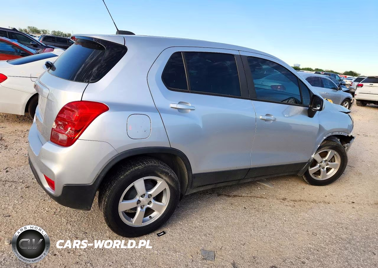 2018 Chevrolet Trax Ls VIN:KL7CJKSB8JB632882 - 3
