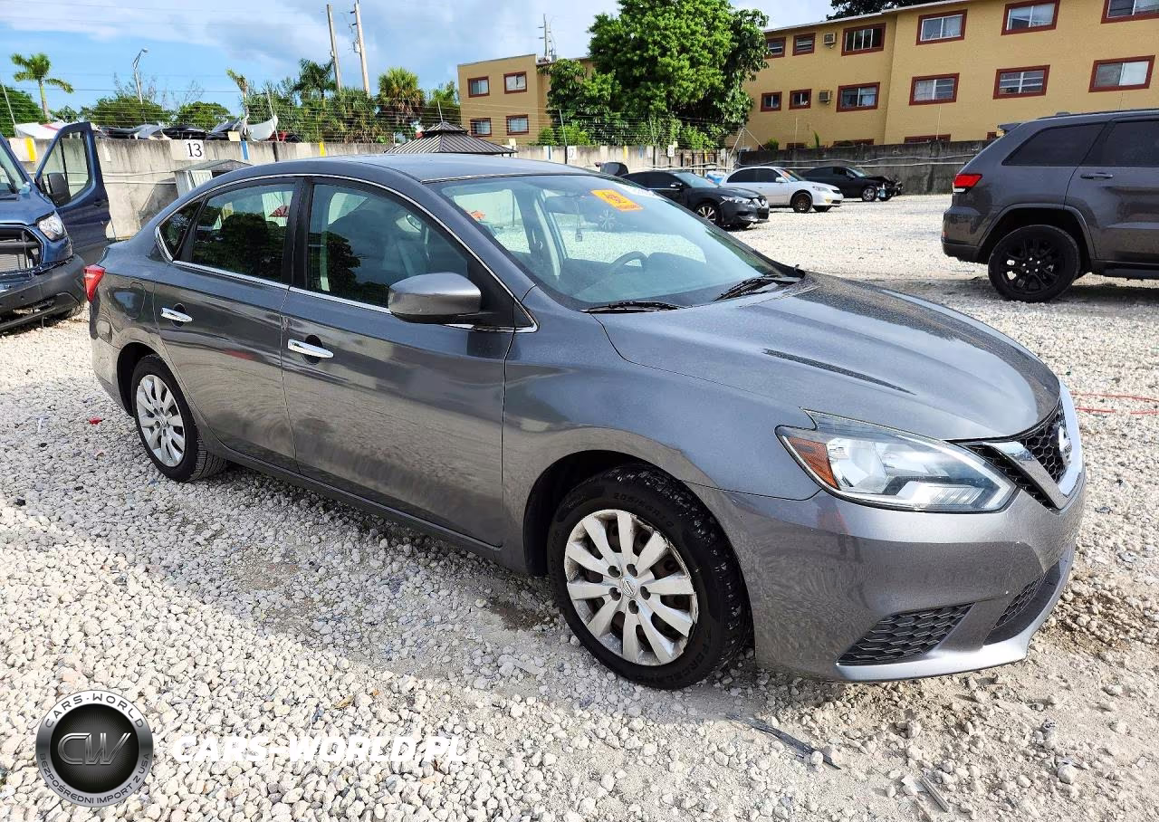 2018 Nissan Sentra S VIN:3N1AB7AP8JY328165 - 4