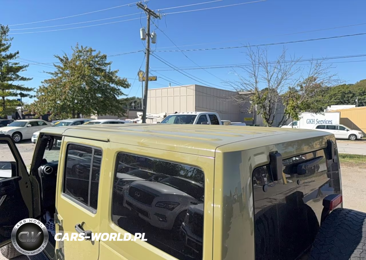 2013 Jeep Wrangler Unlimited Sahara VIN:1C4BJWEG3DL570142 - 13