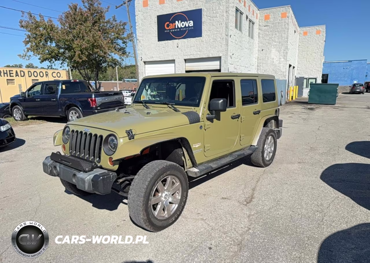 2013 Jeep Wrangler Unlimited Sahara VIN:1C4BJWEG3DL570142 - 2