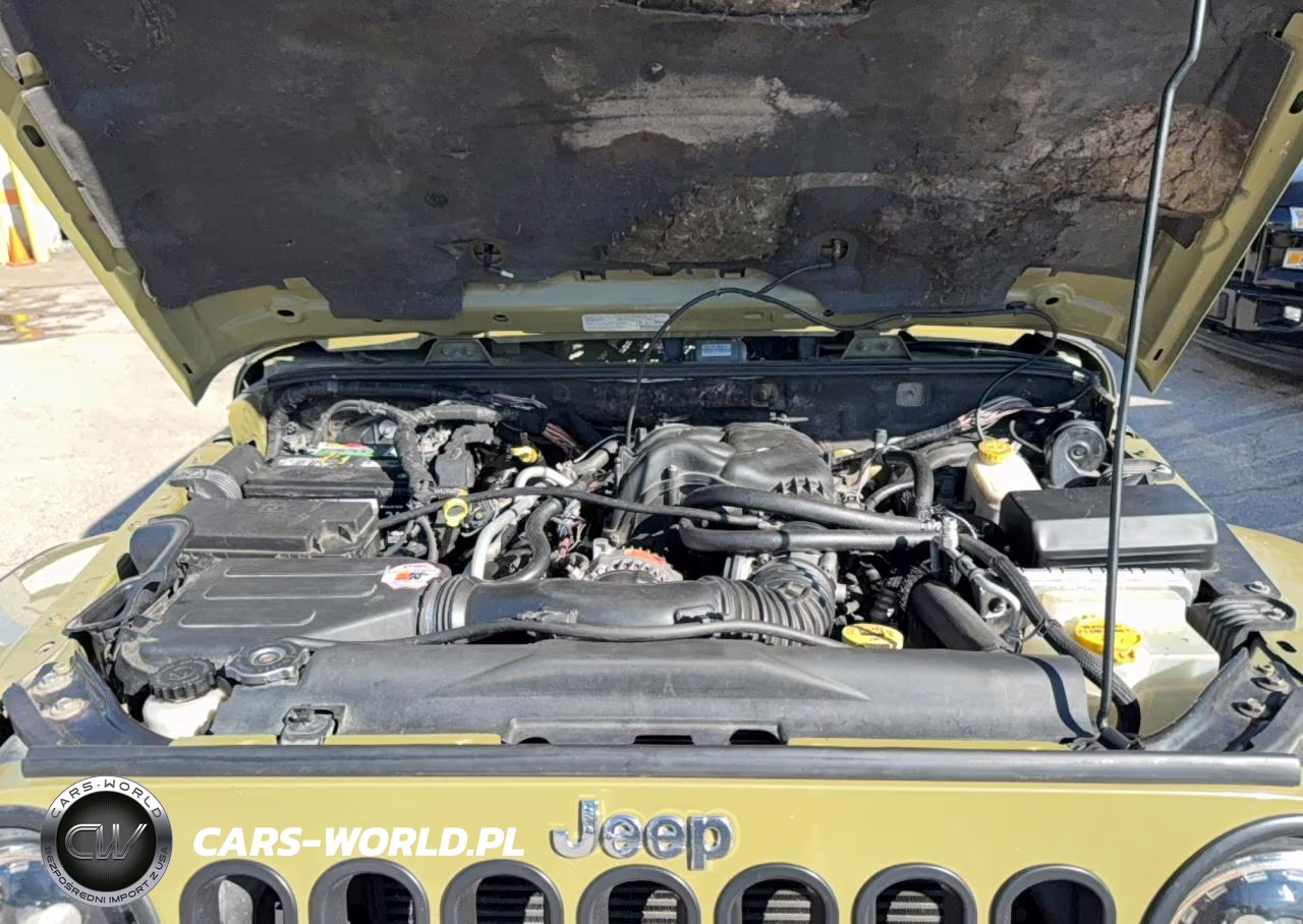 2013 Jeep Wrangler Unlimited Sahara VIN:1C4BJWEG3DL570142 - 7