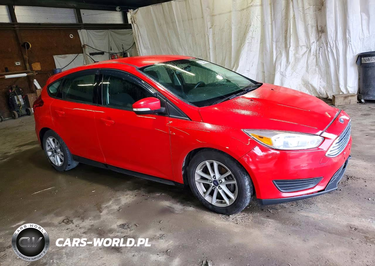 2017 Ford Focus Se VIN:1FADP3K20HL278989 - 4