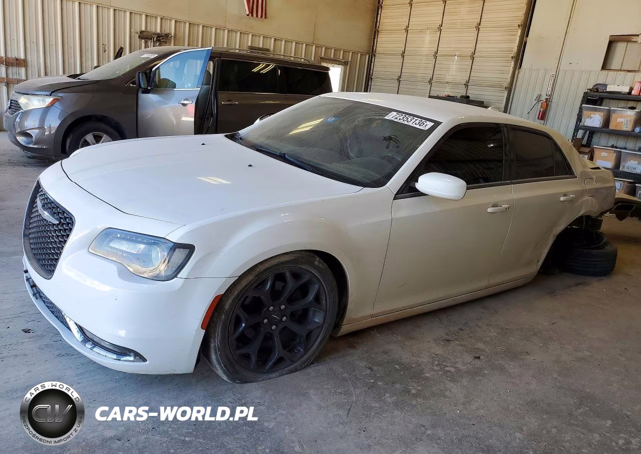 2019 Chrysler 300 S VIN:2C3CCABG5KH515325 - 1