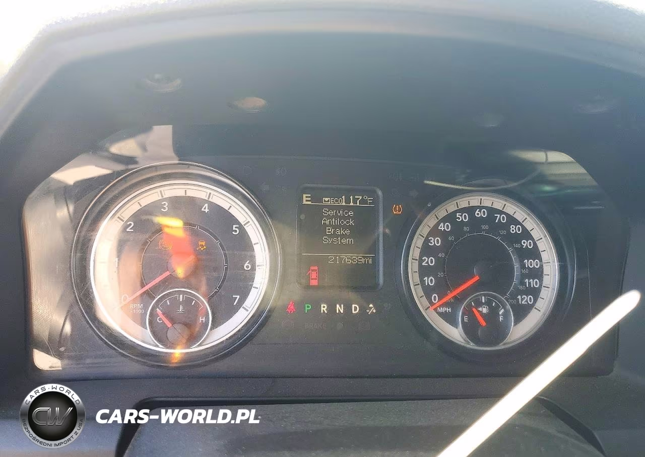 2019 Ram 1500 Classic Tradesman VIN:3C6JR6DG0KG506289 - 9