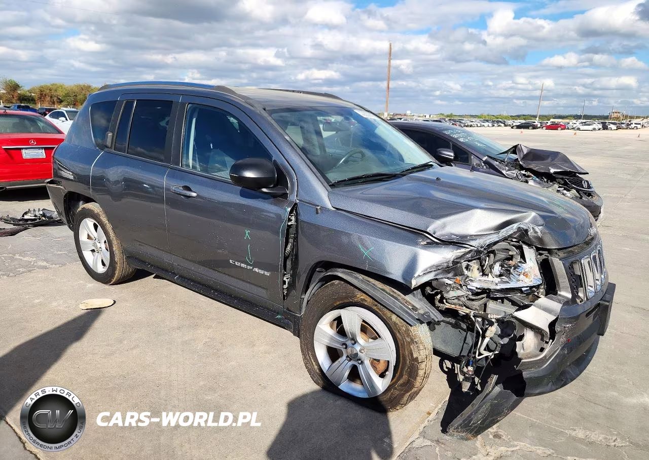2012 Jeep Compass Latitude VIN:1C4NJDEB6CD658908 - 4