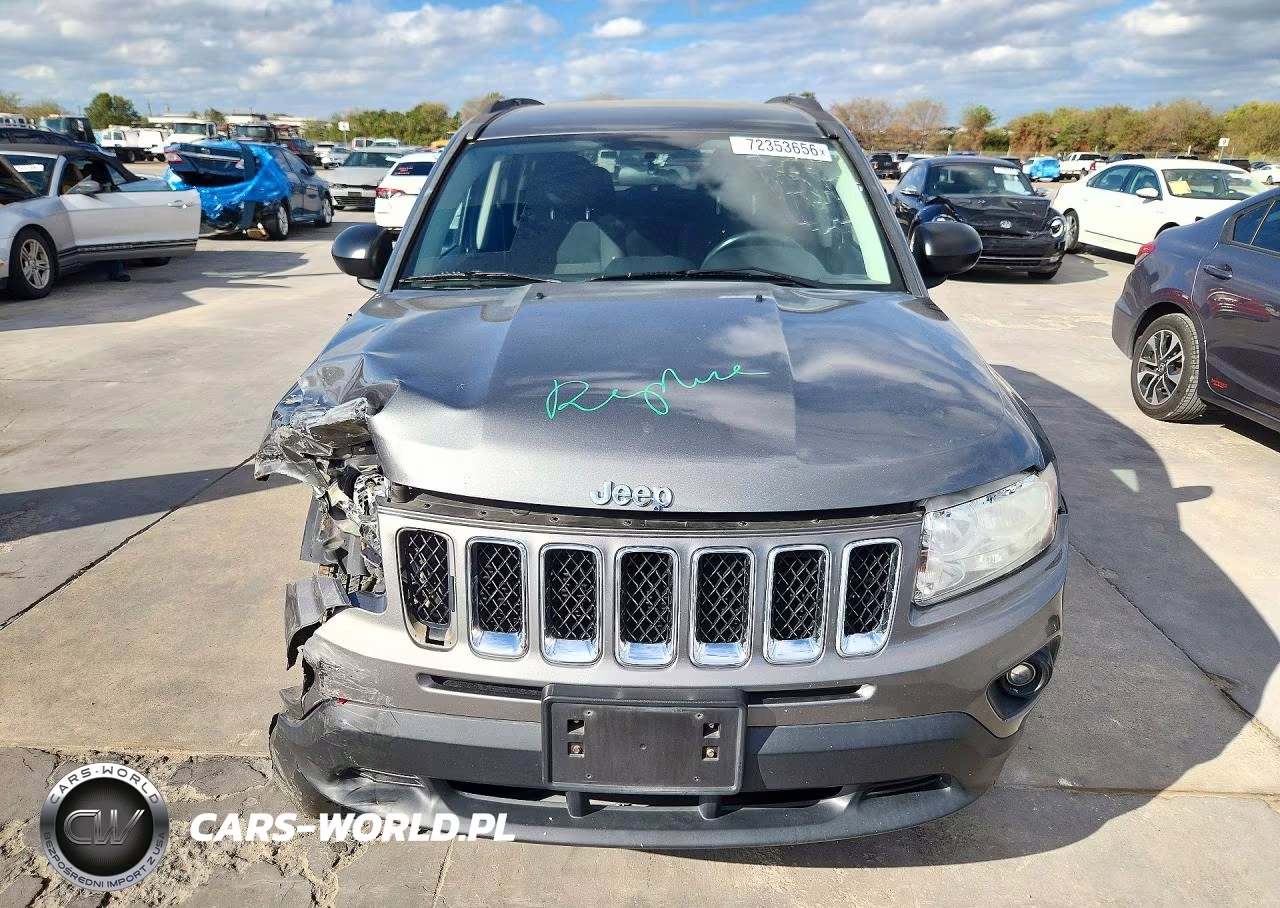 2012 Jeep Compass Latitude VIN:1C4NJDEB6CD658908 - 5