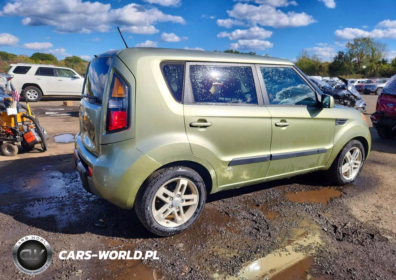 2011 Kia Soul + VIN:KNDJT2A22B7225084 - 3