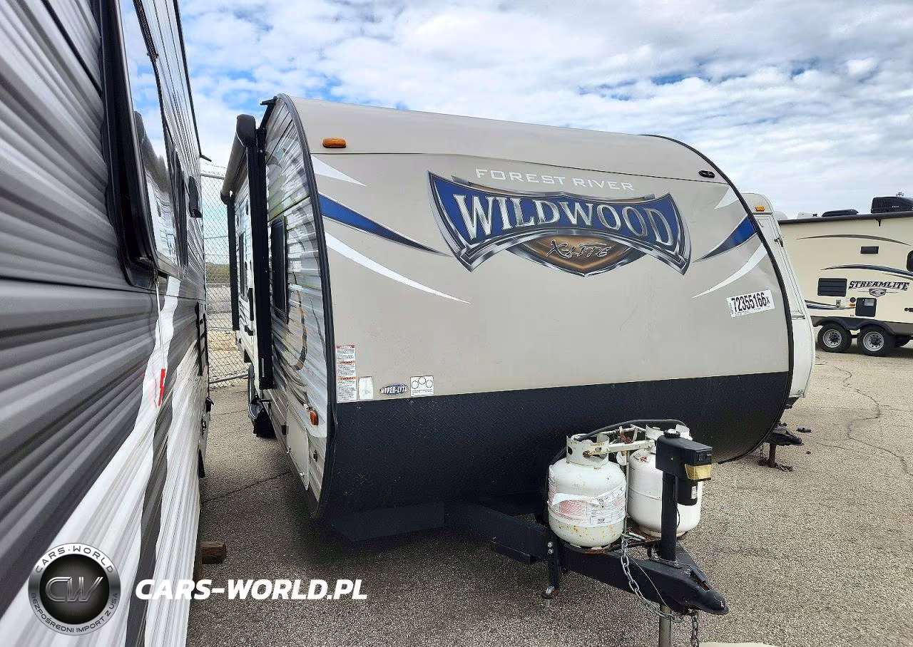 2001 Forest River Wildwood Camper