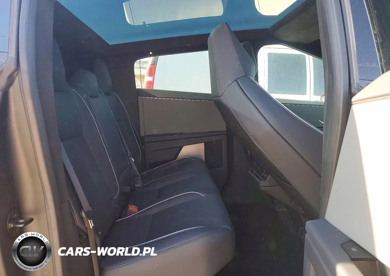 2025 Tesla Cybertruck VIN:7G2CEHED4SA059317 - 10