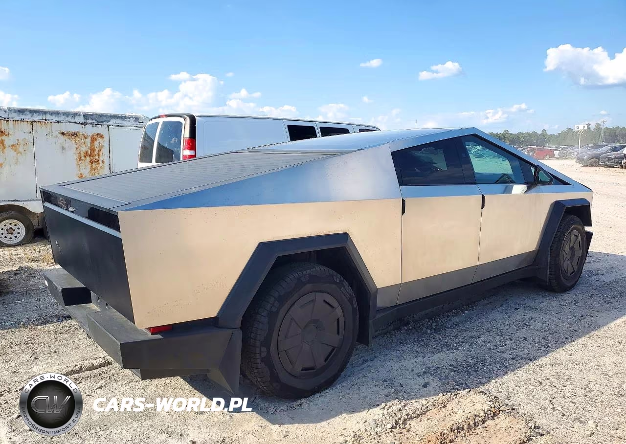 2025 Tesla Cybertruck VIN:7G2CEHED4SA059317 - 3