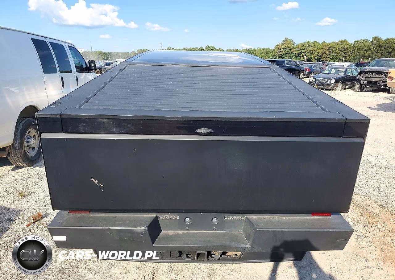 2025 Tesla Cybertruck VIN:7G2CEHED4SA059317 - 6