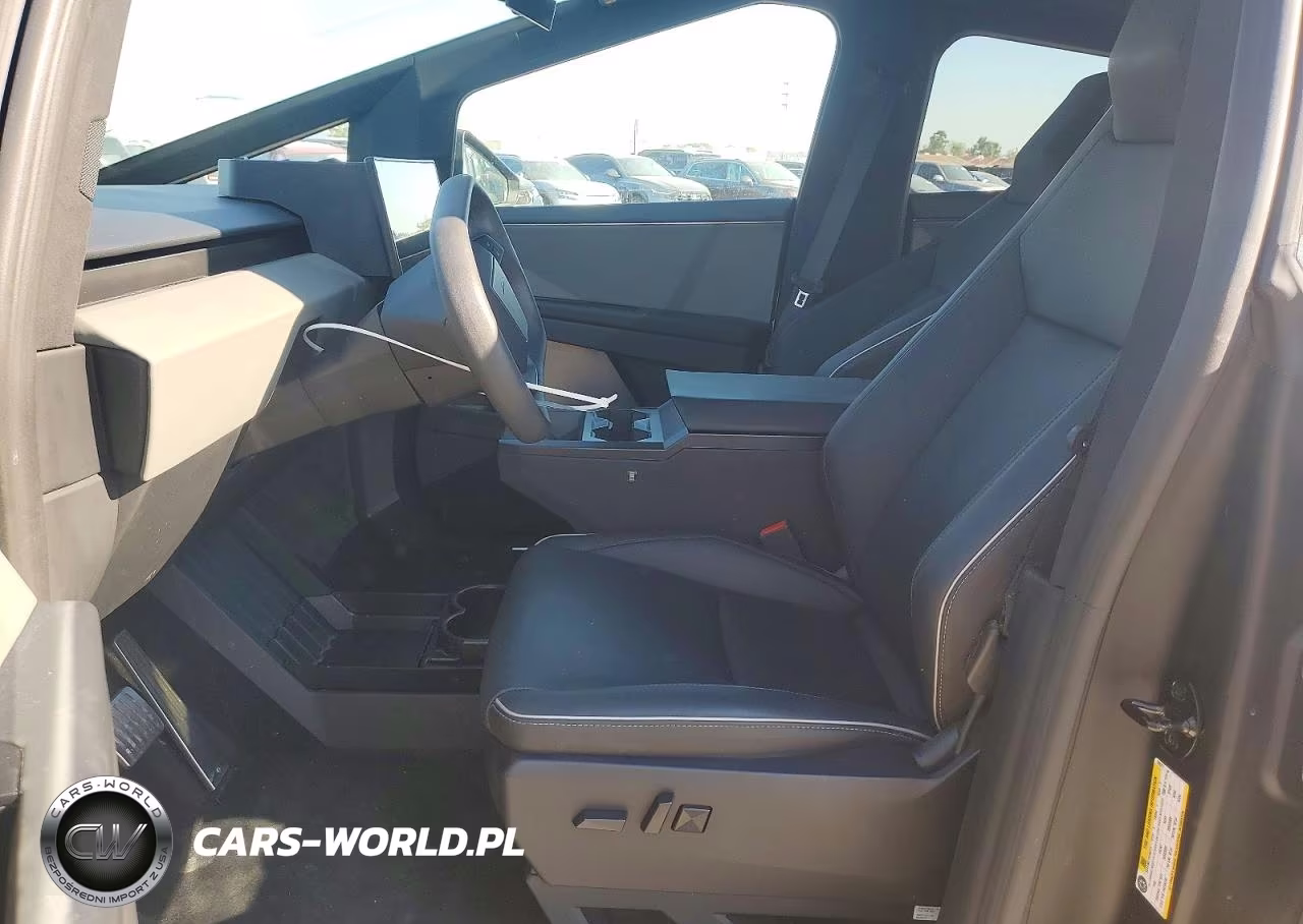 2025 Tesla Cybertruck VIN:7G2CEHED4SA059317 - 7