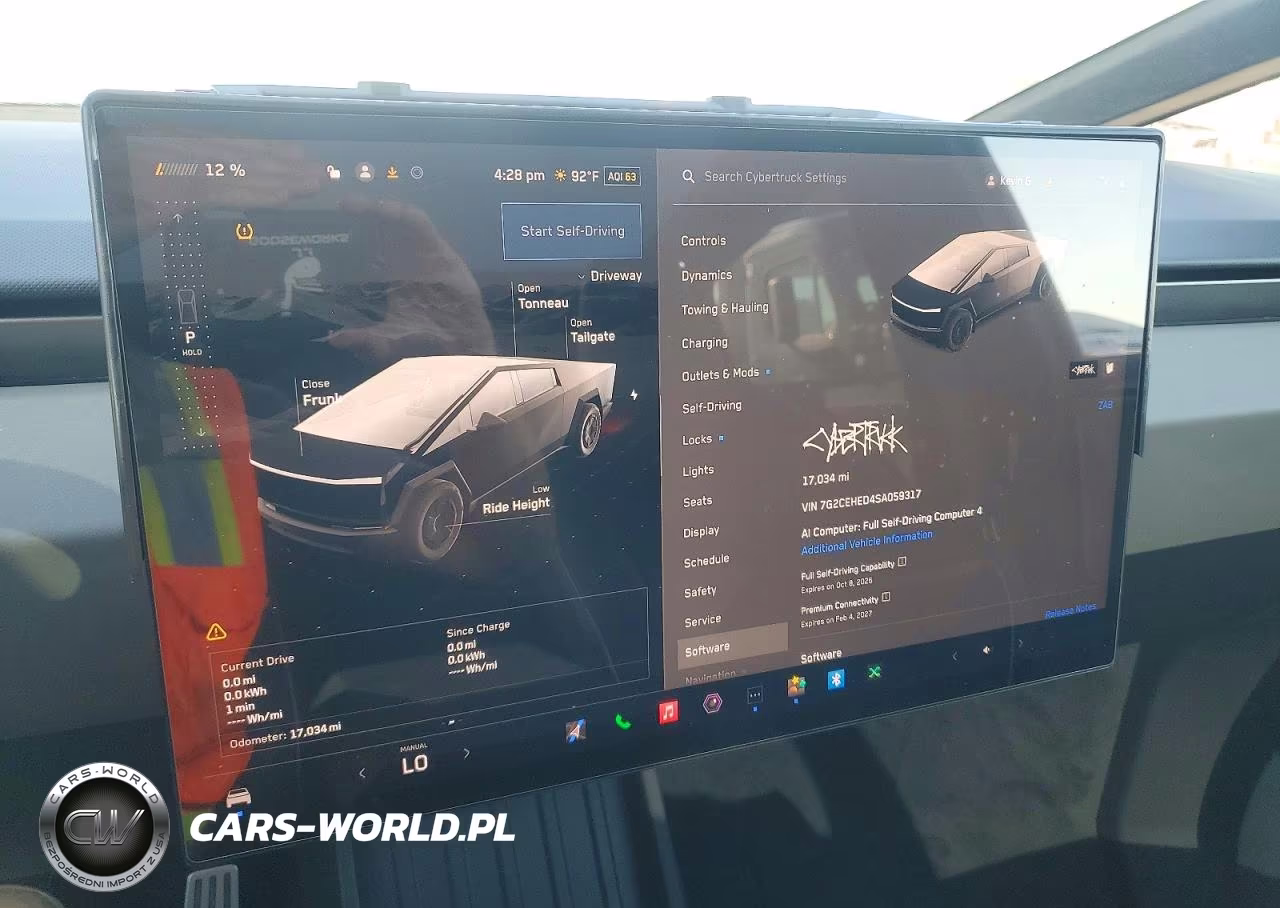 2025 Tesla Cybertruck VIN:7G2CEHED4SA059317 - 9