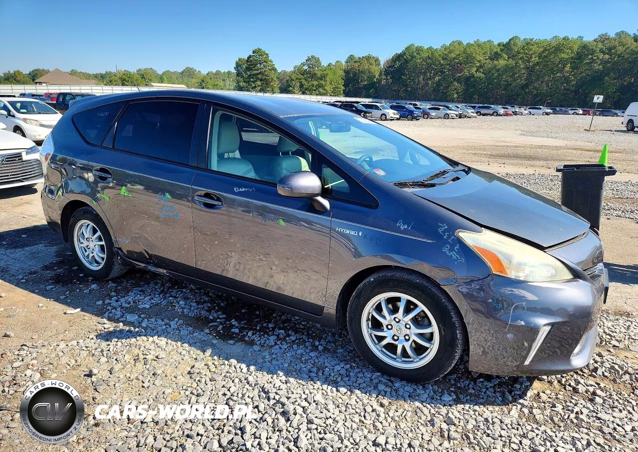 2013 Toyota Prius V Two VIN:JTDZN3EU9D3197387 - 4