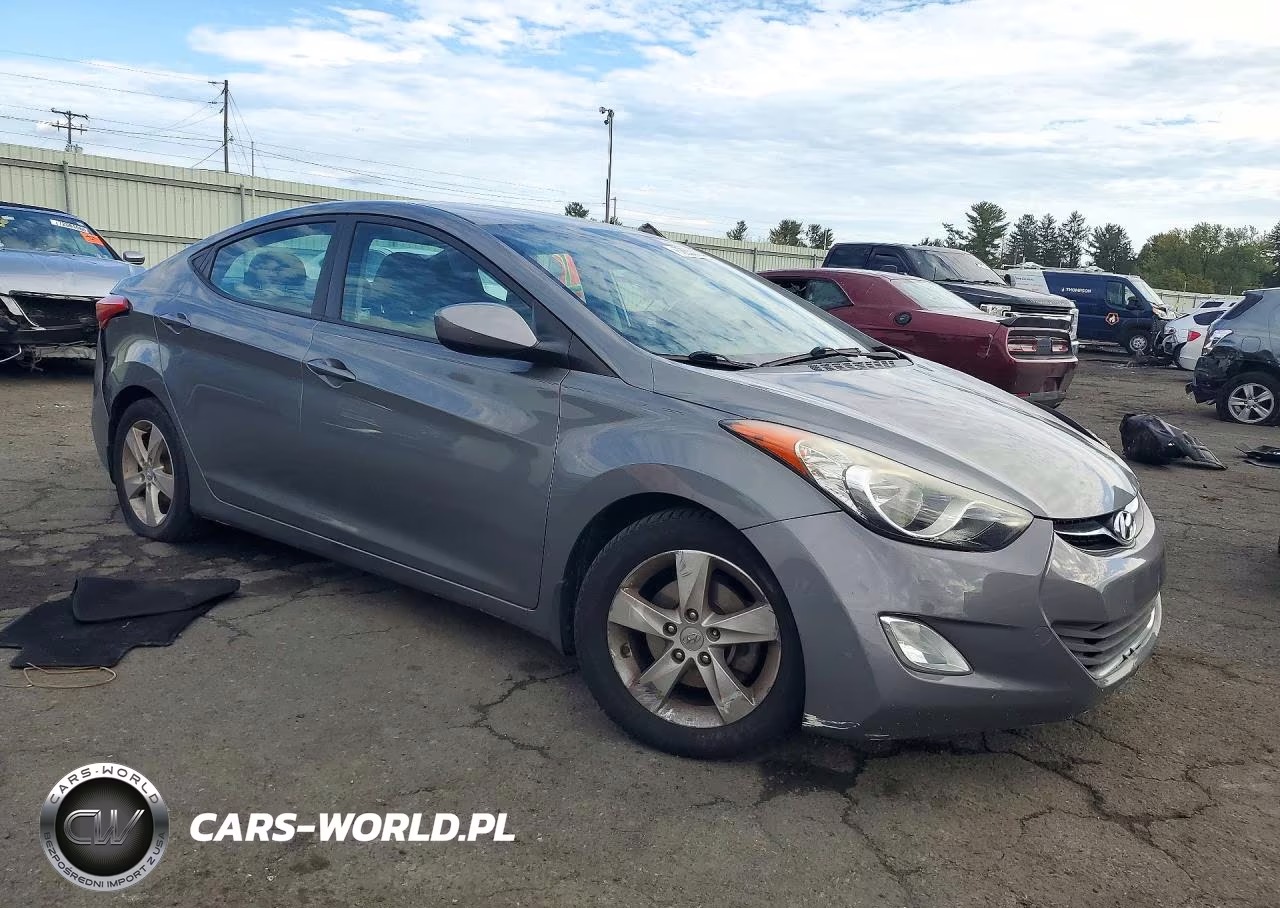 2013 Hyundai Elantra Gls VIN:5NPDH4AE5DH418932 - 4
