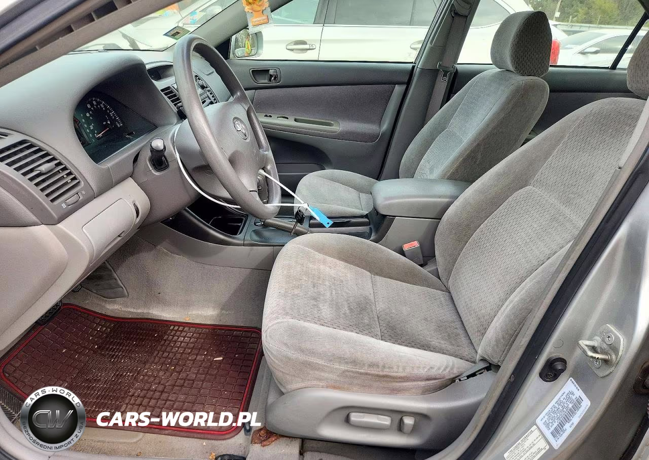 2002 Toyota Camry Le VIN:4T1BE32K32U609505 - 7