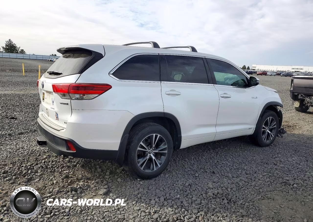 2018 Toyota Highlander Hybrid Le VIN:5TDBGRFH9JS037889 - 3