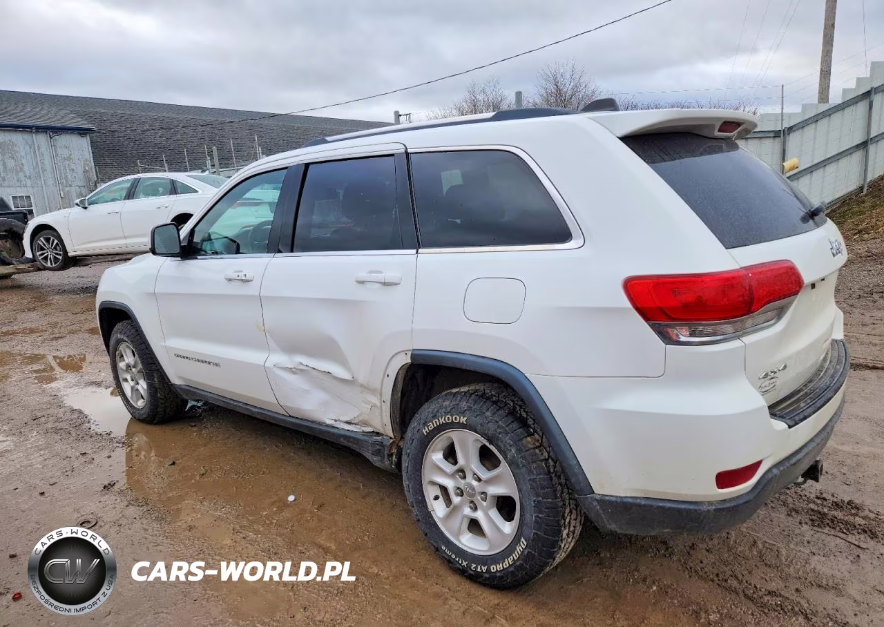 2015 Jeep Grand Cherokee Laredo VIN:1C4RJFAG8FC923918 - 2