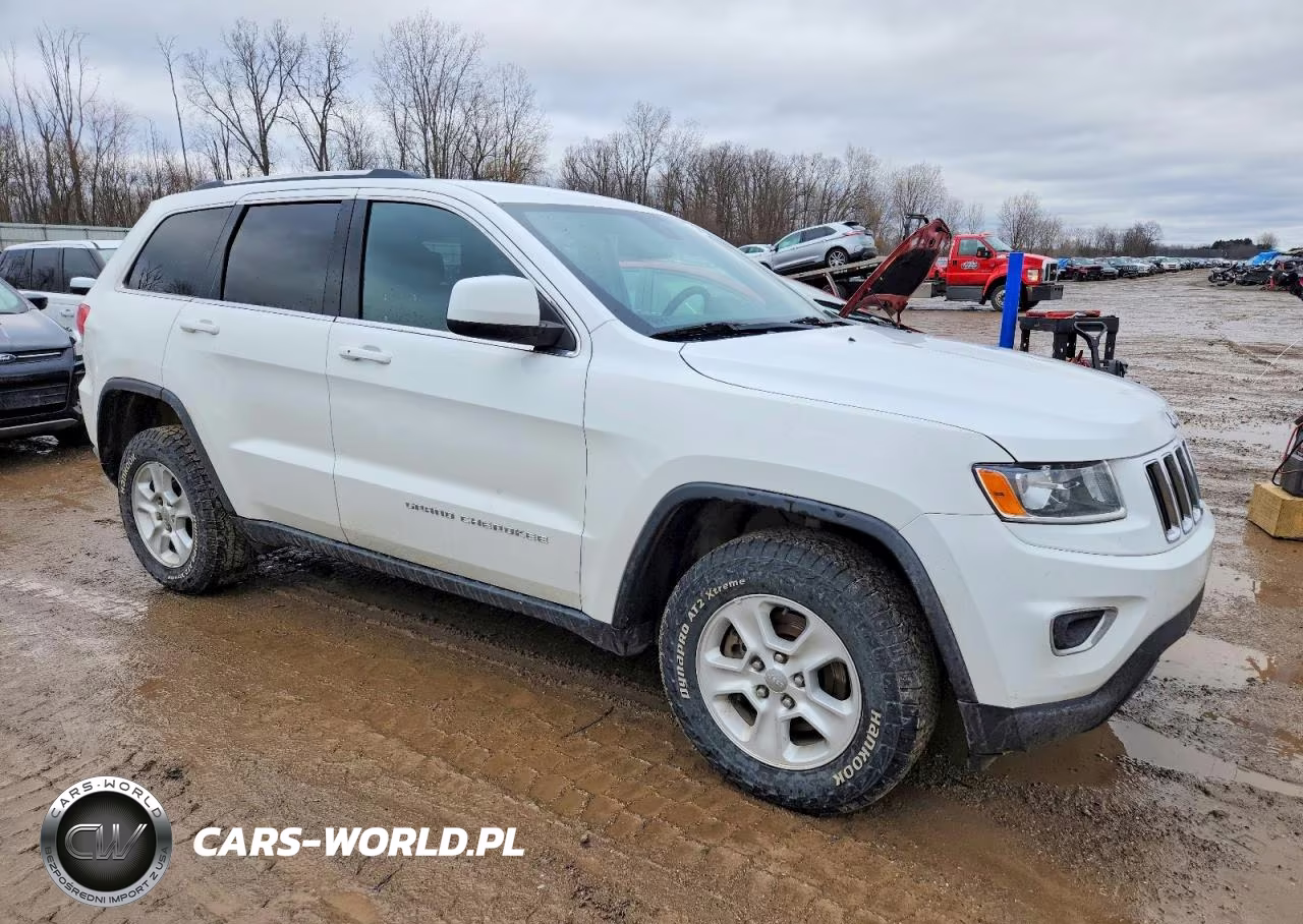 2015 Jeep Grand Cherokee Laredo VIN:1C4RJFAG8FC923918 - 4