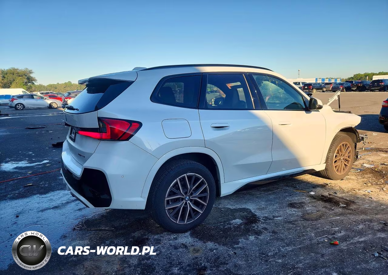 2025 BMW X1 xDrive28I VIN:WBX73EF0XS5226016 - 3